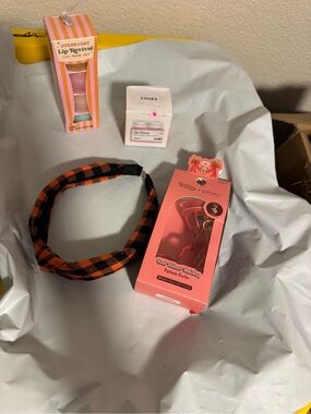 Lip, eye, and hair bundle